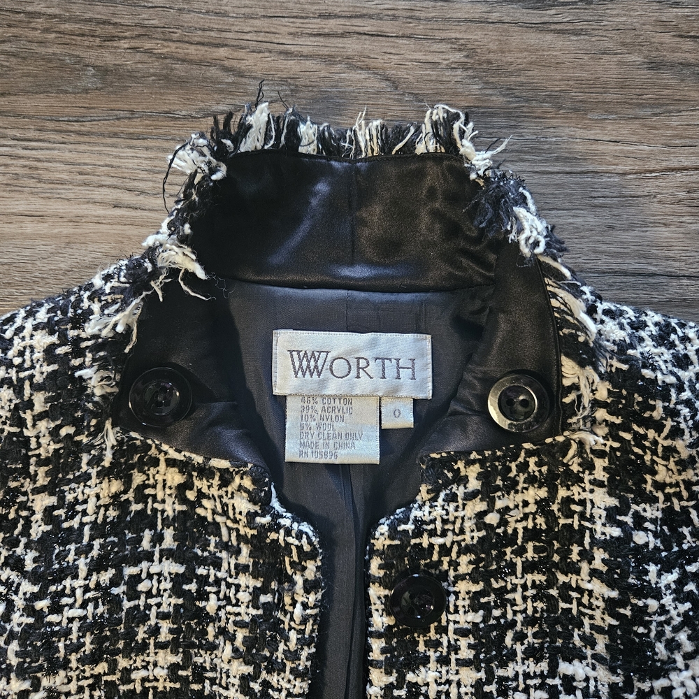 Vintage WORTH Elegant Black and White Women's Preppy Fringed Tweed Jacket - Picture 10 of 10